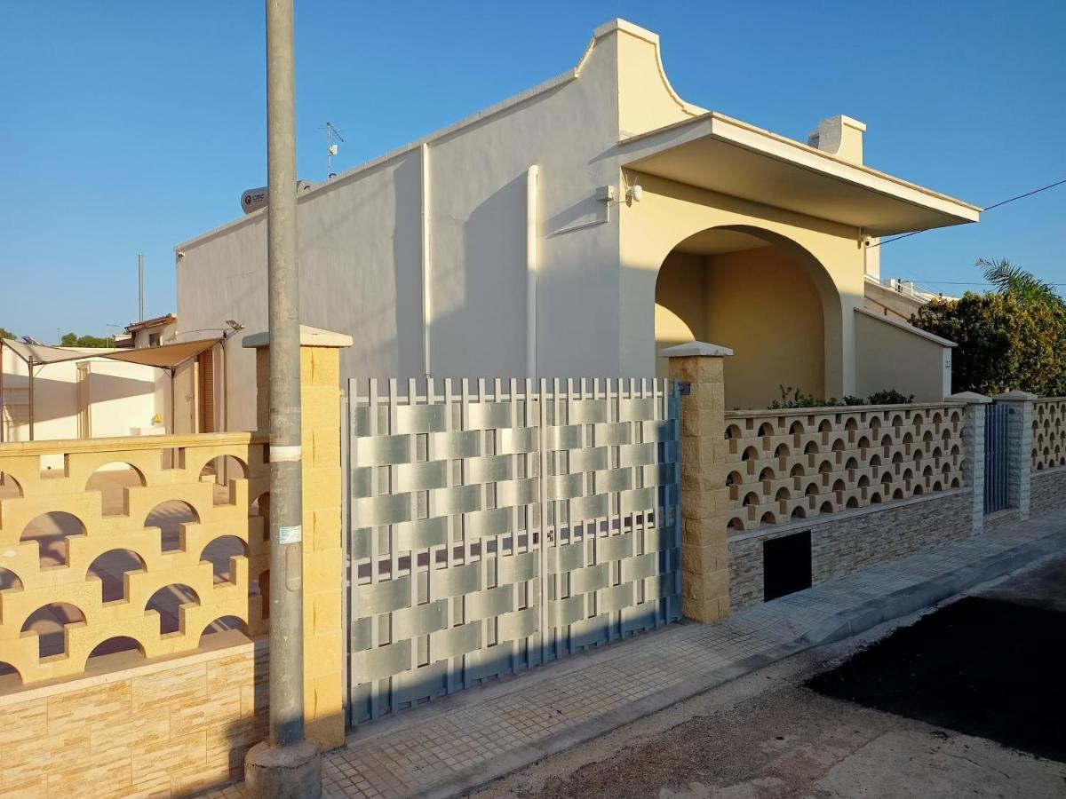 Casa Vacanze Da Lui' Torre Lapillo Exteriör bild